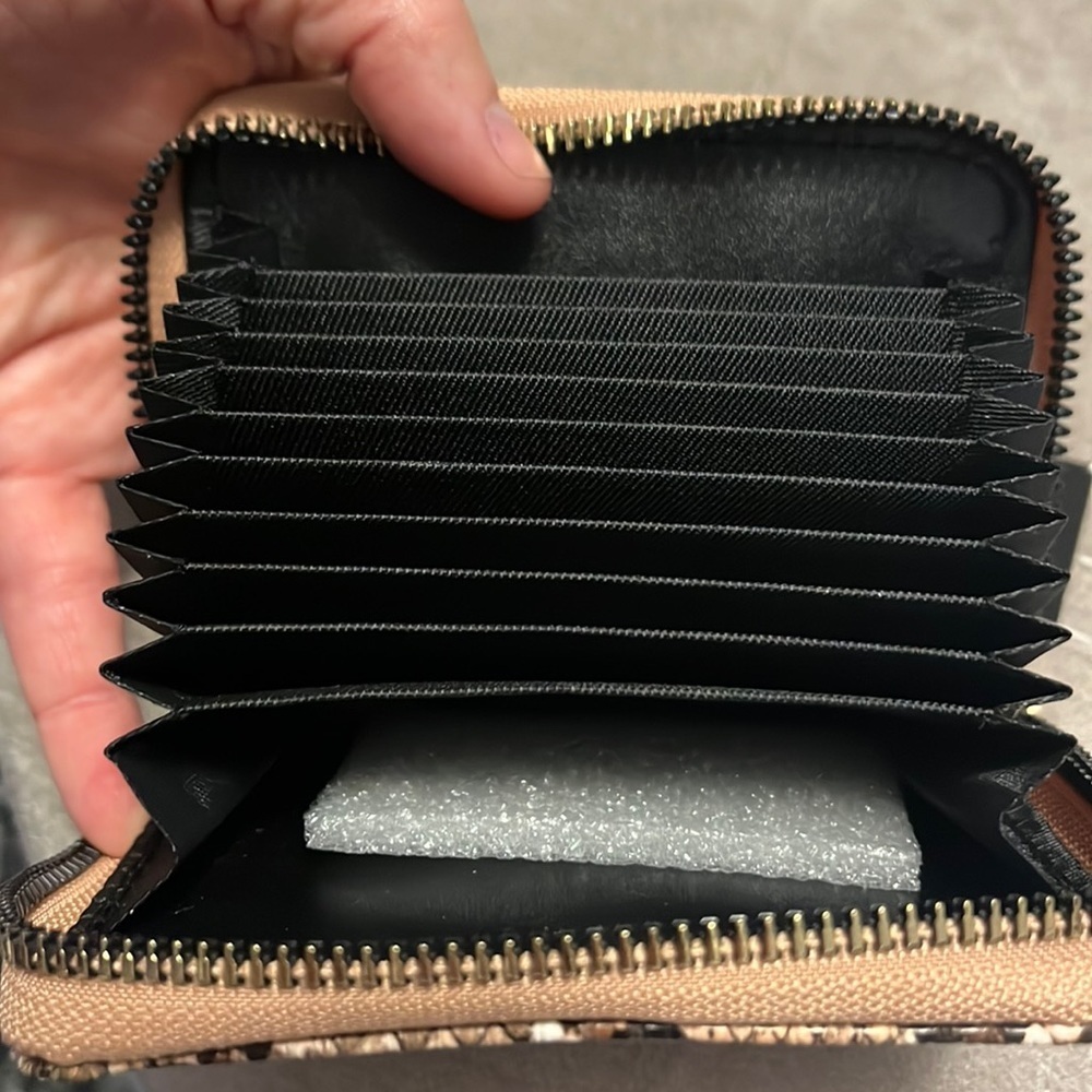 Rebecca & Rifka snakeskin print card case, new - Picture 6 of 6